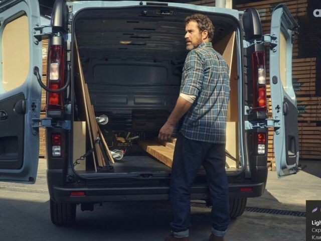 Чорний Рено Трафік, об'ємом двигуна 2.5 л та пробігом 0 тис. км за 34309 $, фото 2 на Automoto.ua