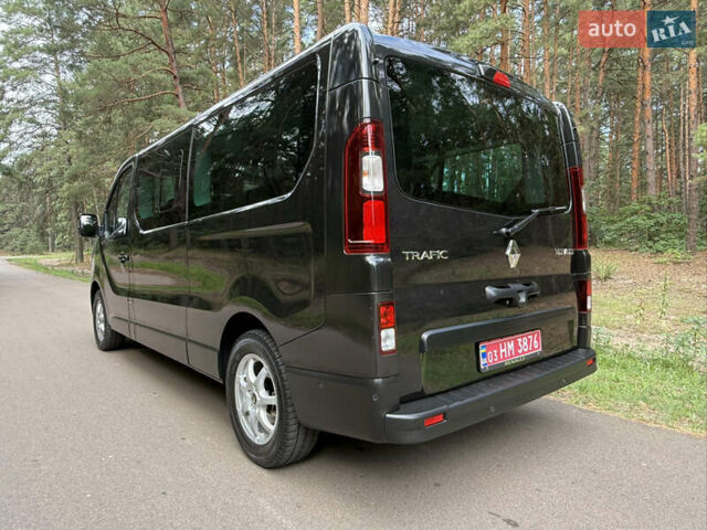 Чорний Рено Трафік, об'ємом двигуна 2 л та пробігом 95 тис. км за 39800 $, фото 13 на Automoto.ua