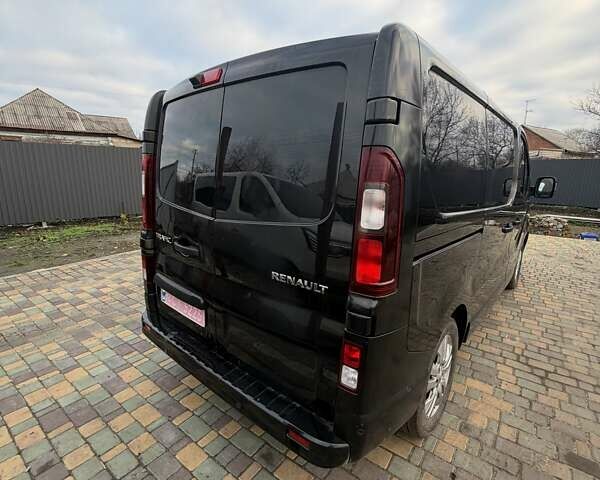 Чорний Рено Трафік, об'ємом двигуна 2 л та пробігом 45 тис. км за 28990 $, фото 3 на Automoto.ua
