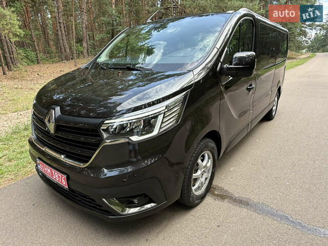 Чорний Рено Трафік, об'ємом двигуна 2 л та пробігом 95 тис. км за 39800 $, фото 68 на Automoto.ua