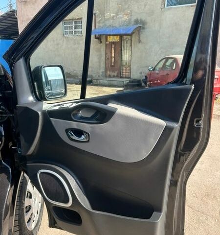Черный Рено Трафик, объемом двигателя 1.6 л и пробегом 170 тыс. км за 15500 $, фото 30 на Automoto.ua