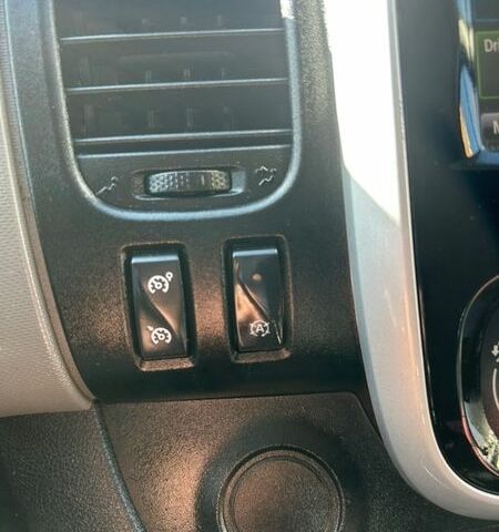 Черный Рено Трафик, объемом двигателя 1.6 л и пробегом 170 тыс. км за 15500 $, фото 8 на Automoto.ua