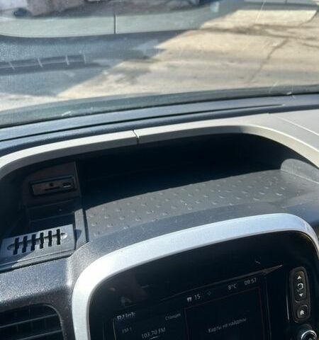 Черный Рено Трафик, объемом двигателя 1.6 л и пробегом 170 тыс. км за 15500 $, фото 10 на Automoto.ua