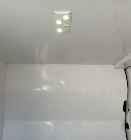 Черный Рено Трафик, объемом двигателя 1.6 л и пробегом 170 тыс. км за 15500 $, фото 27 на Automoto.ua