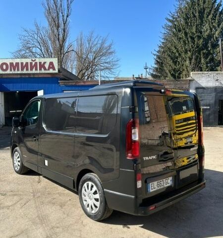Черный Рено Трафик, объемом двигателя 1.6 л и пробегом 170 тыс. км за 15500 $, фото 1 на Automoto.ua