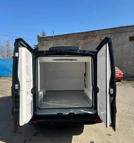 Черный Рено Трафик, объемом двигателя 1.6 л и пробегом 170 тыс. км за 15500 $, фото 26 на Automoto.ua