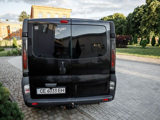 Черный Рено Трафик, объемом двигателя 2 л и пробегом 355 тыс. км за 8400 $, фото 3 на Automoto.ua