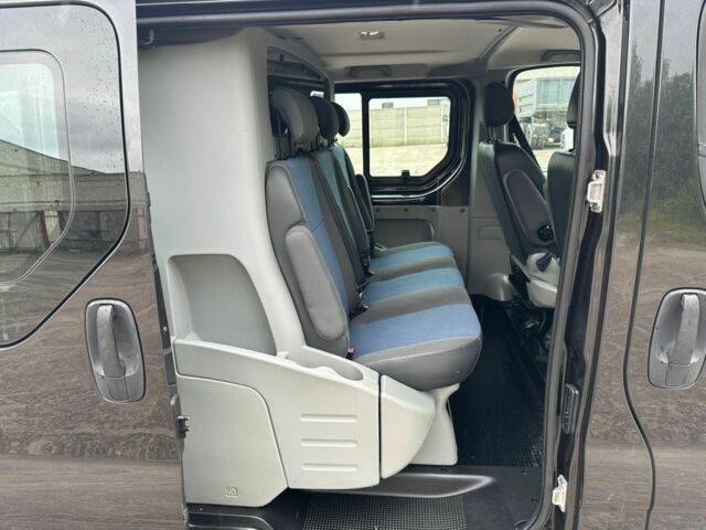 Черный Рено Трафик, объемом двигателя 2 л и пробегом 243 тыс. км за 13700 $, фото 5 на Automoto.ua