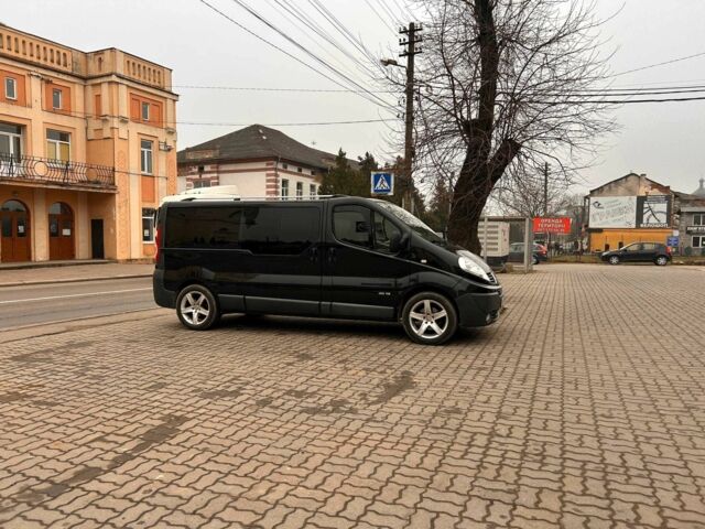 Чорний Рено Трафік, об'ємом двигуна 2 л та пробігом 212 тис. км за 13500 $, фото 2 на Automoto.ua