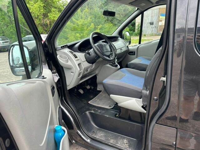 Черный Рено Трафик, объемом двигателя 2 л и пробегом 243 тыс. км за 13700 $, фото 6 на Automoto.ua