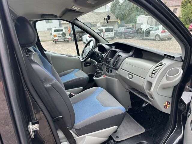 Черный Рено Трафик, объемом двигателя 2 л и пробегом 243 тыс. км за 13700 $, фото 7 на Automoto.ua