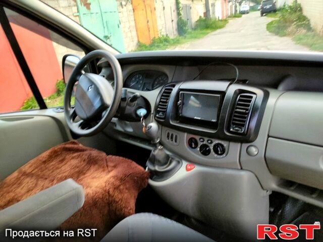 Черный Рено Трафик, объемом двигателя 2 л и пробегом 285 тыс. км за 7700 $, фото 10 на Automoto.ua