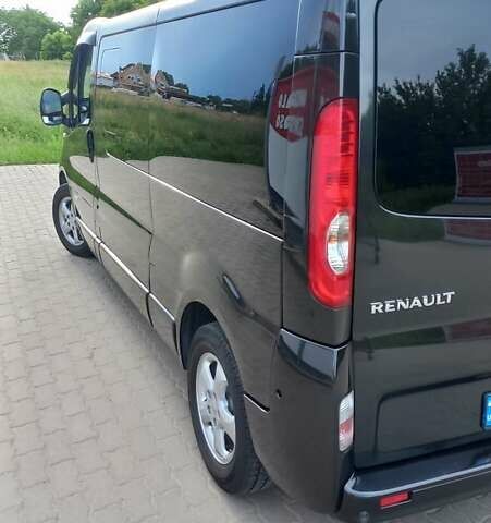 Черный Рено Трафик, объемом двигателя 2 л и пробегом 292 тыс. км за 15200 $, фото 2 на Automoto.ua
