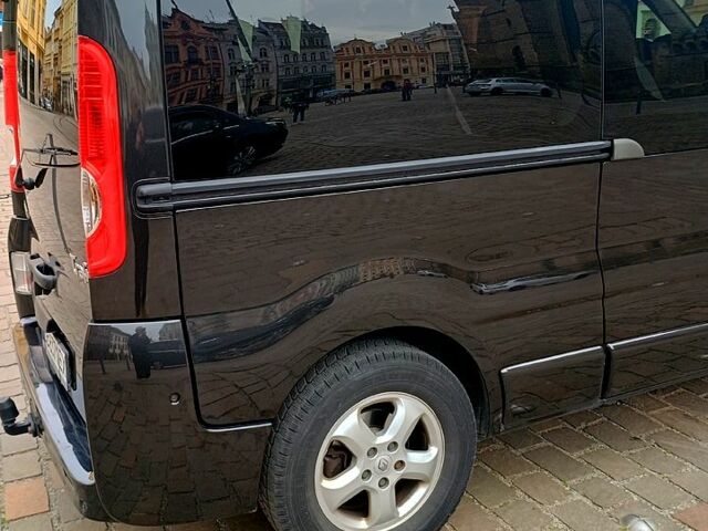 Черный Рено Трафик, объемом двигателя 2 л и пробегом 232 тыс. км за 15200 $, фото 3 на Automoto.ua