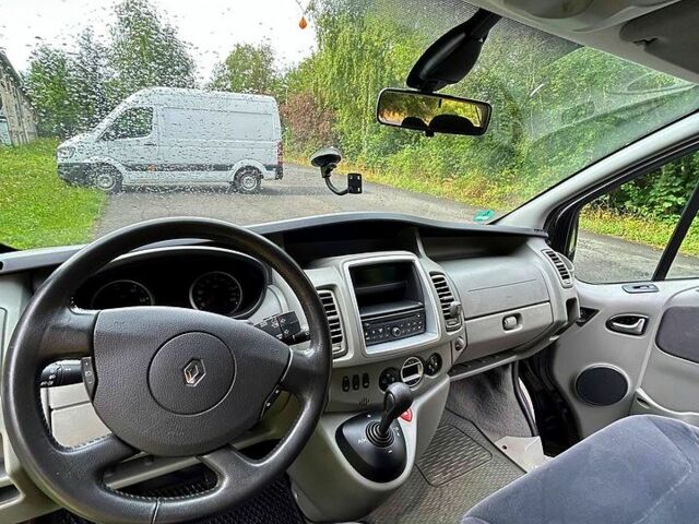 Черный Рено Трафик, объемом двигателя 2 л и пробегом 232 тыс. км за 15200 $, фото 5 на Automoto.ua