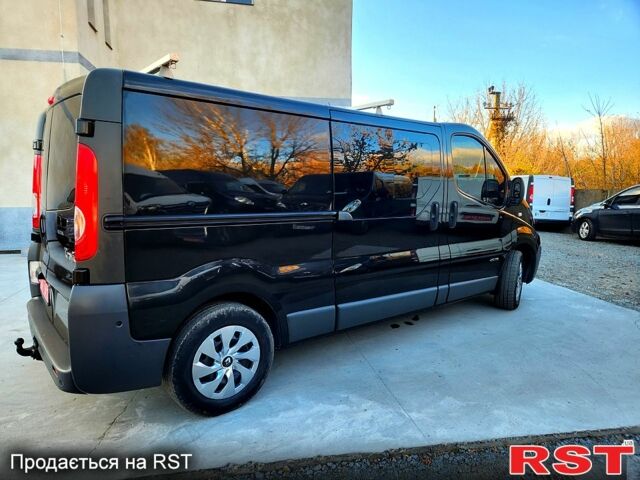 Черный Рено Трафик, объемом двигателя 2 л и пробегом 232 тыс. км за 15500 $, фото 4 на Automoto.ua