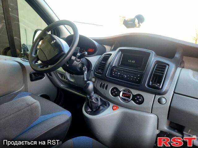 Черный Рено Трафик, объемом двигателя 2 л и пробегом 232 тыс. км за 15500 $, фото 8 на Automoto.ua