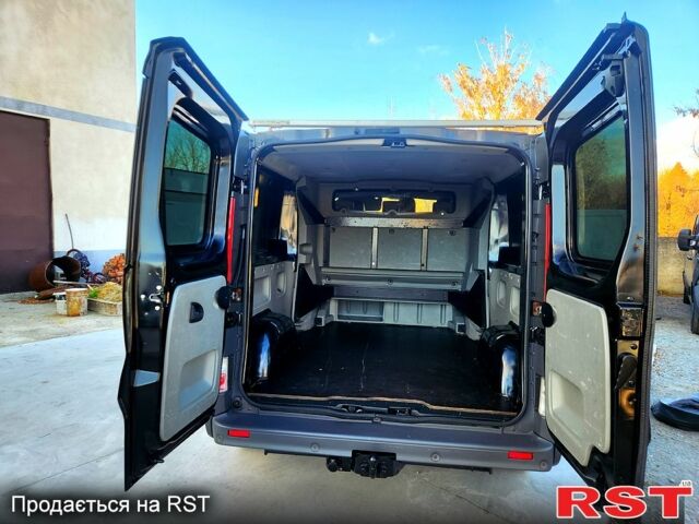 Черный Рено Трафик, объемом двигателя 2 л и пробегом 232 тыс. км за 15500 $, фото 9 на Automoto.ua