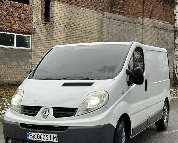 Білий Рено Трафік вант-пас., об'ємом двигуна 2 л та пробігом 475 тис. км за 6500 $, фото 1 на Automoto.ua