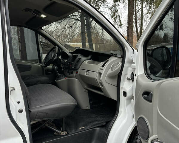 Білий Рено Трафік вант-пас., об'ємом двигуна 2 л та пробігом 475 тис. км за 6500 $, фото 9 на Automoto.ua