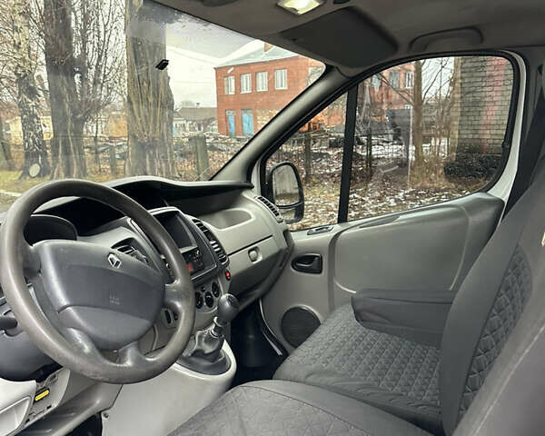 Білий Рено Трафік вант-пас., об'ємом двигуна 2 л та пробігом 475 тис. км за 6500 $, фото 12 на Automoto.ua