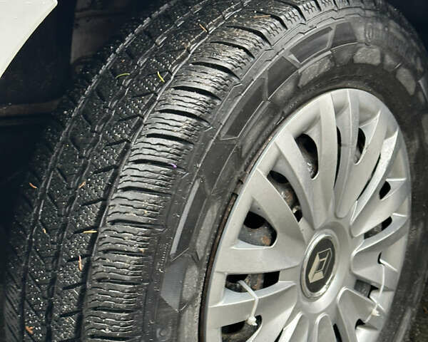 Білий Рено Трафік вант-пас., об'ємом двигуна 2 л та пробігом 475 тис. км за 6500 $, фото 15 на Automoto.ua