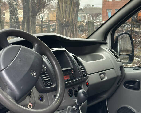 Білий Рено Трафік вант-пас., об'ємом двигуна 2 л та пробігом 475 тис. км за 6500 $, фото 11 на Automoto.ua
