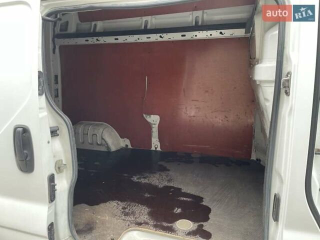 Белый Рено Трафик груз-пасс., объемом двигателя 2 л и пробегом 260 тыс. км за 9500 $, фото 18 на Automoto.ua