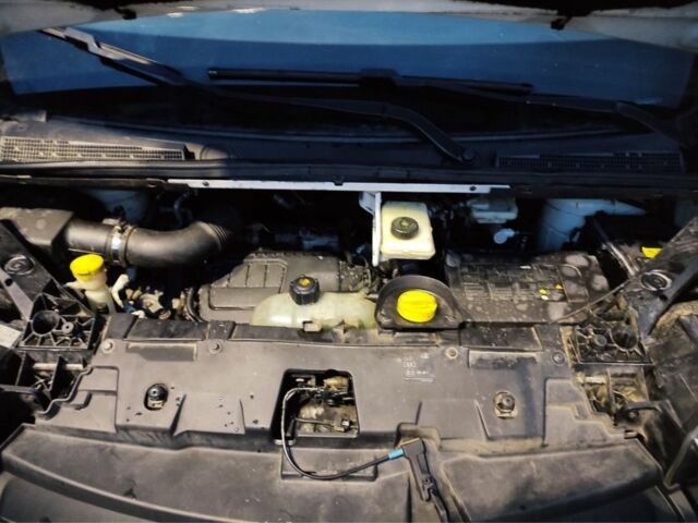 Белый Рено Трафик груз-пасс., объемом двигателя 0 л и пробегом 180 тыс. км за 12600 $, фото 6 на Automoto.ua