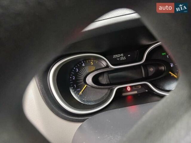 Білий Рено Трафік вант-пас., об'ємом двигуна 1.6 л та пробігом 207 тис. км за 11495 $, фото 5 на Automoto.ua