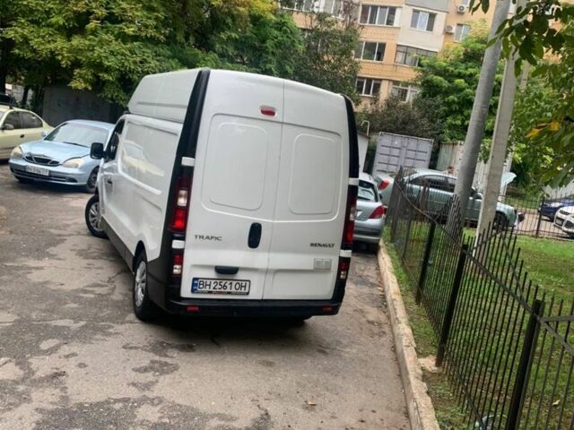 Белый Рено Трафик груз-пасс., объемом двигателя 0 л и пробегом 180 тыс. км за 12600 $, фото 3 на Automoto.ua