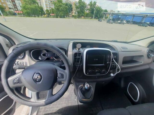 Белый Рено Трафик груз-пасс., объемом двигателя 1.6 л и пробегом 306 тыс. км за 12100 $, фото 8 на Automoto.ua