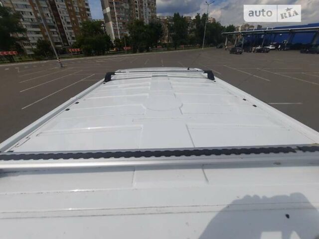 Белый Рено Трафик груз-пасс., объемом двигателя 1.6 л и пробегом 306 тыс. км за 12100 $, фото 5 на Automoto.ua