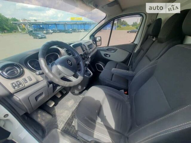 Белый Рено Трафик груз-пасс., объемом двигателя 1.6 л и пробегом 306 тыс. км за 12100 $, фото 7 на Automoto.ua