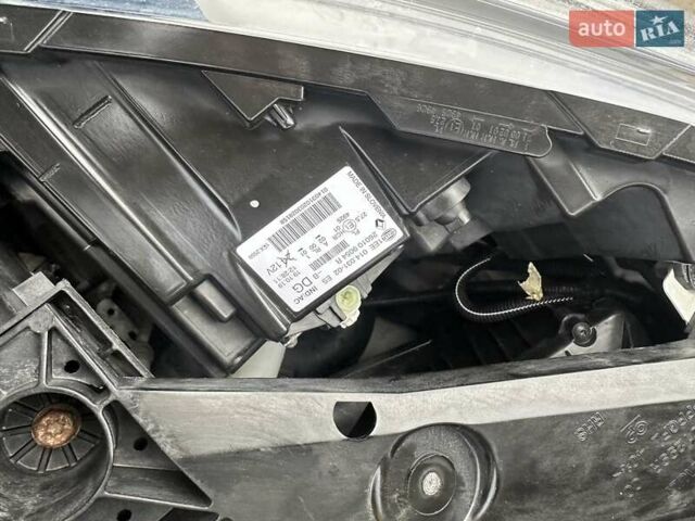 Белый Рено Трафик груз-пасс., объемом двигателя 2 л и пробегом 258 тыс. км за 16800 $, фото 43 на Automoto.ua