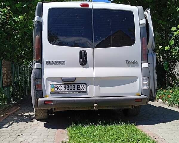 Білий Рено Трафік вант-пас., об'ємом двигуна 0 л та пробігом 390 тис. км за 7000 $, фото 3 на Automoto.ua