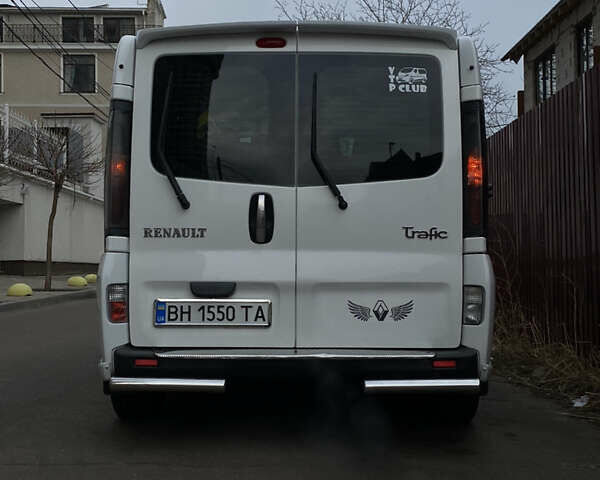 Белый Рено Трафик груз-пасс., объемом двигателя 1.9 л и пробегом 265 тыс. км за 8250 $, фото 7 на Automoto.ua