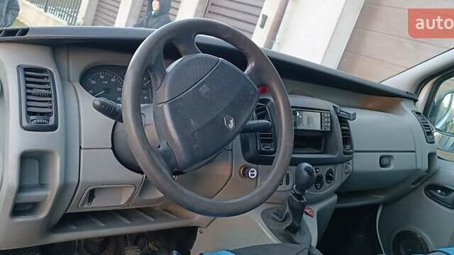 Білий Рено Трафік вант-пас., об'ємом двигуна 1.87 л та пробігом 340 тис. км за 6450 $, фото 5 на Automoto.ua