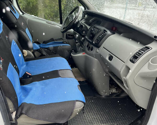 Білий Рено Трафік вант-пас., об'ємом двигуна 1.87 л та пробігом 340 тис. км за 6450 $, фото 1 на Automoto.ua