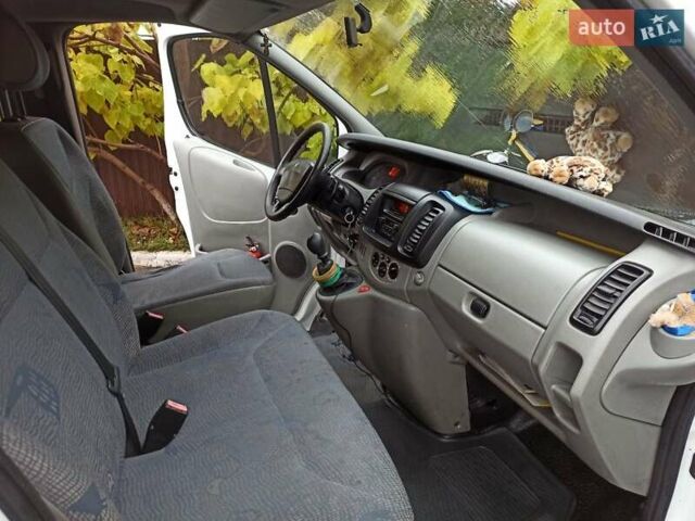 Білий Рено Трафік вант-пас., об'ємом двигуна 1.9 л та пробігом 300 тис. км за 7500 $, фото 16 на Automoto.ua