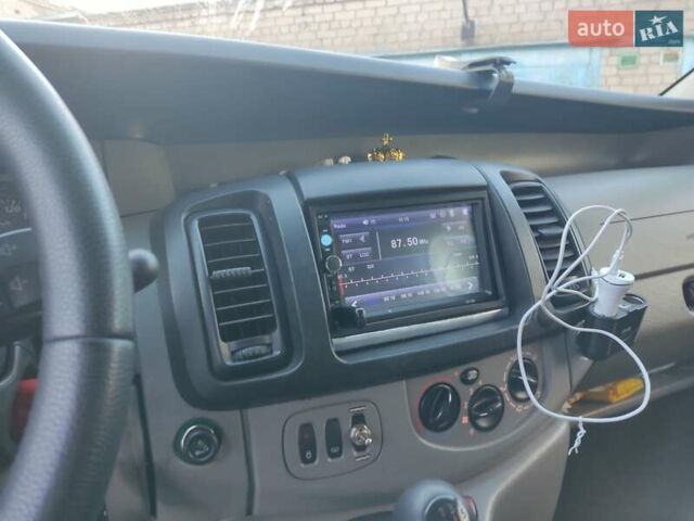 Білий Рено Трафік вант-пас., об'ємом двигуна 1.9 л та пробігом 191 тис. км за 8200 $, фото 2 на Automoto.ua