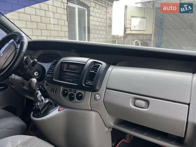 Белый Рено Трафик груз-пасс., объемом двигателя 0 л и пробегом 265 тыс. км за 8199 $, фото 9 на Automoto.ua