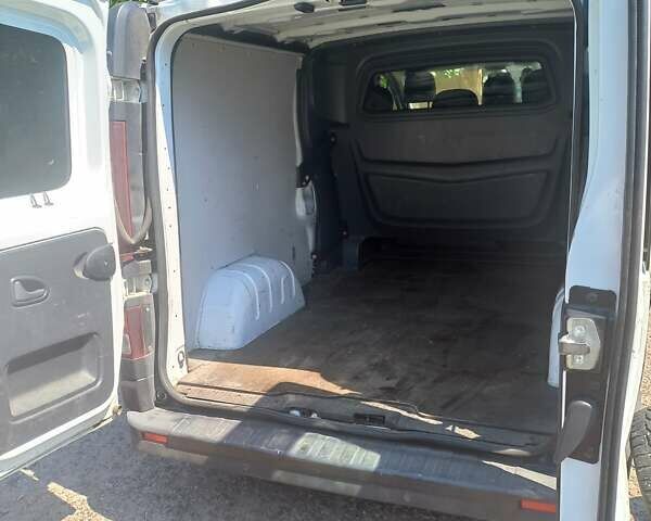 Белый Рено Трафик груз-пасс., объемом двигателя 1.6 л и пробегом 238 тыс. км за 13500 $, фото 8 на Automoto.ua