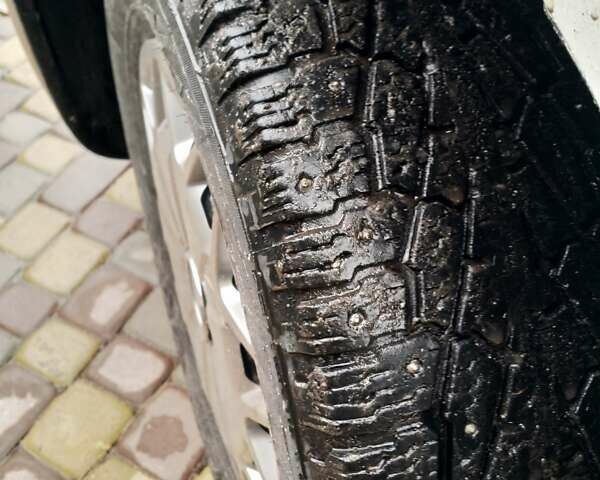 Белый Рено Трафик груз-пасс., объемом двигателя 1.6 л и пробегом 117 тыс. км за 18400 $, фото 2 на Automoto.ua