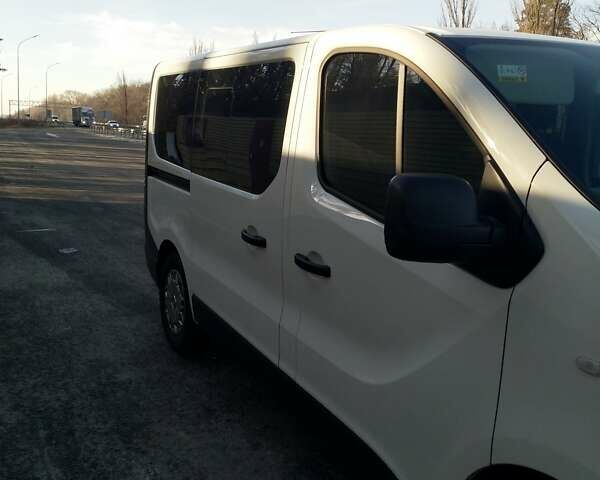 Белый Рено Трафик груз-пасс., объемом двигателя 1.6 л и пробегом 117 тыс. км за 18400 $, фото 40 на Automoto.ua