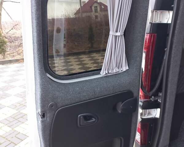 Білий Рено Трафік вант-пас., об'ємом двигуна 1.6 л та пробігом 177 тис. км за 18100 $, фото 22 на Automoto.ua