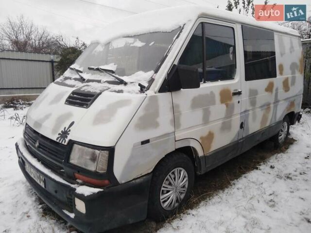 Белый Рено Трафик груз-пасс., объемом двигателя 2.1 л и пробегом 236 тыс. км за 626 $, фото 4 на Automoto.ua