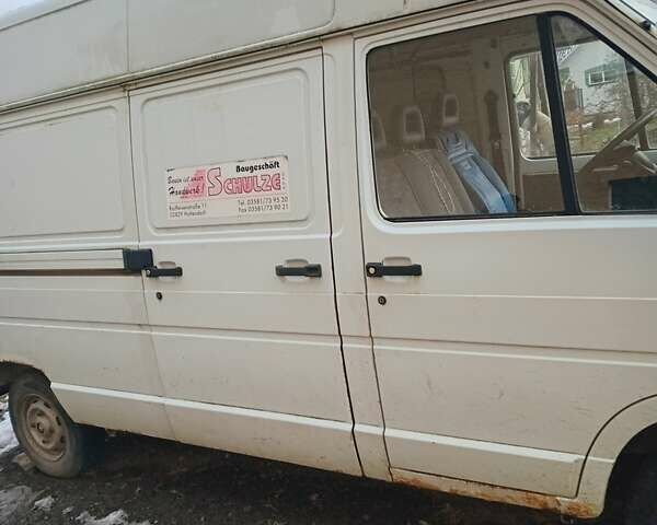 Білий Рено Трафік вант-пас., об'ємом двигуна 2.5 л та пробігом 220 тис. км за 3000 $, фото 1 на Automoto.ua