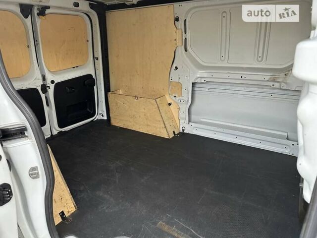 Белый Рено Трафик груз-пасс., объемом двигателя 1.6 л и пробегом 137 тыс. км за 14000 $, фото 19 на Automoto.ua
