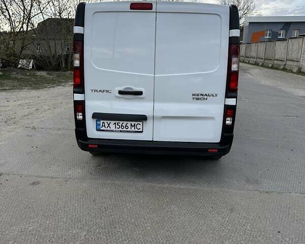 Белый Рено Трафик груз-пасс., объемом двигателя 1.6 л и пробегом 137 тыс. км за 14000 $, фото 6 на Automoto.ua